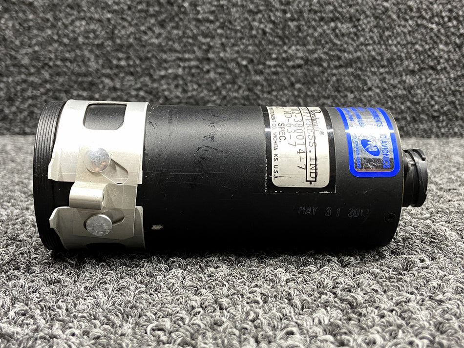 MD-63-7 (Alt: 102-380014-7) Mid-Continent Oil Temp, Pressure Gauge with Clamp