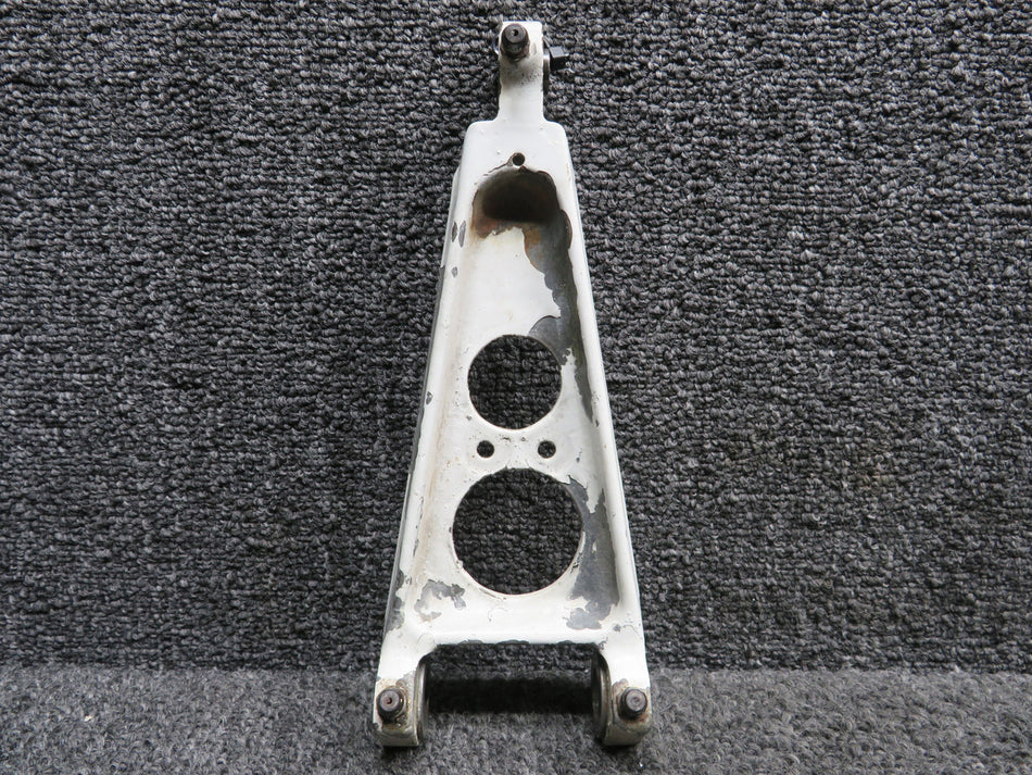 45-815011-4 Beech B95A Knee Torque Upper Main Gear (Corrosion)