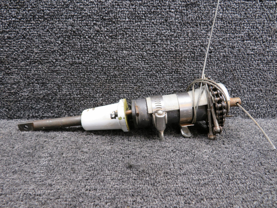 169-524085-5 Beechcraft 76 Rudder Tab Actuator Assembly with Chain (Minus Rod)
