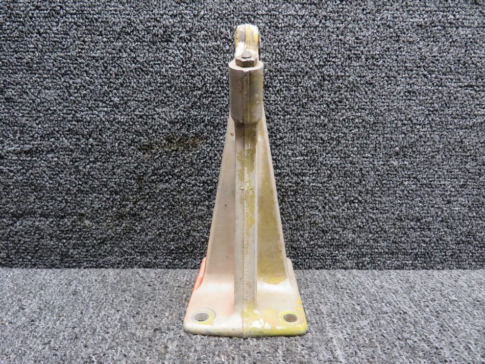 45253-003 (Cast: 45252) Piper PA-31P Center Elevator Hinge Assembly