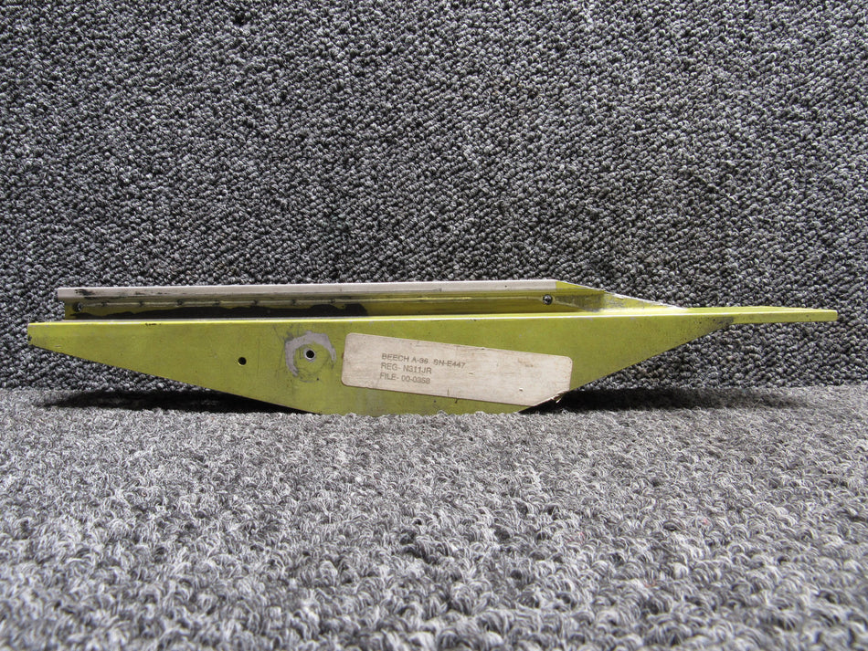 002-430021-61 Beech A36 Seat Center Track Mid Pilot
