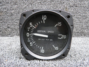 7000 United Instruments Vertical Speed Indicator (Code: C32) (Data Plate Damage)