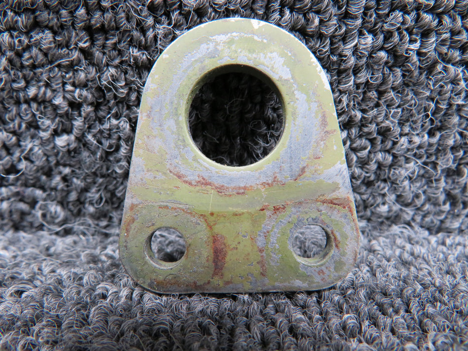 0752005-4 Cessna 182A Propeller Bulkhead Lug