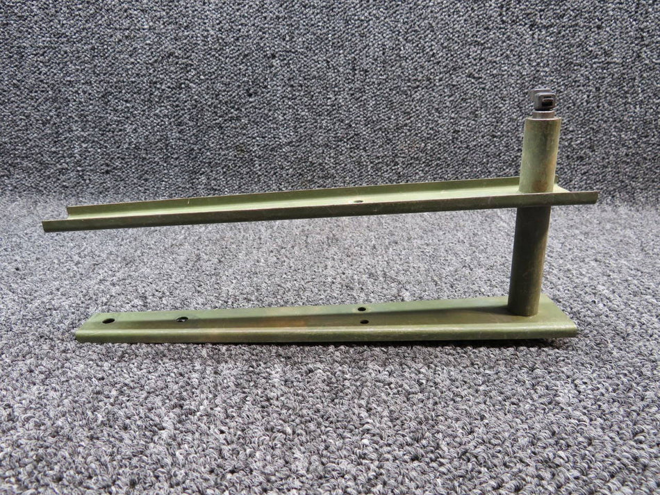 0813081-26 Cessna 310R Arm Assembly Elevator Bobweight