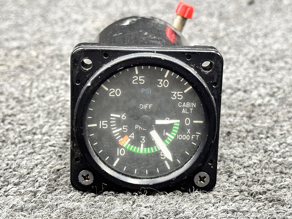 3000-0101 United Inst Cabin Altitude, Differential Pressure Indicator (Y-Fitting)