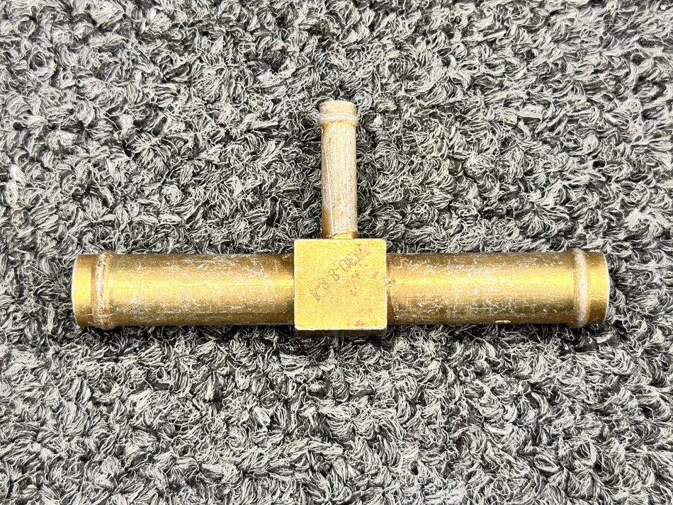 1K30-8-8-4 Cessna 340A Vacuum System Fitting