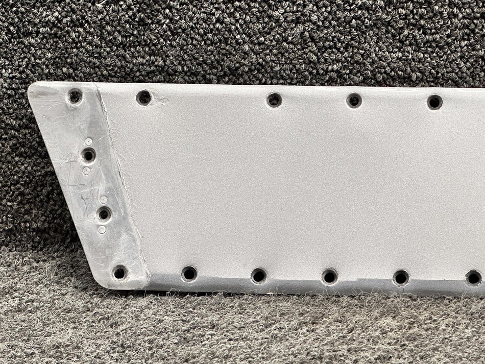 5622013-202 Cessna 340A Lower Center Skin Strip RH (Colored)