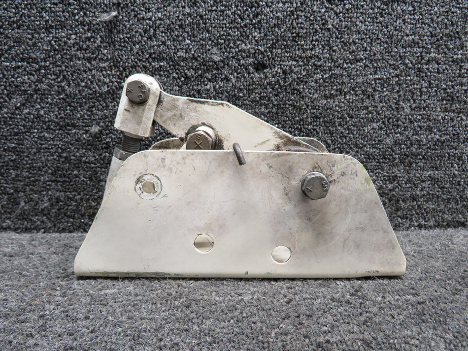 101-810019-7 Beechcraft KA-200 Main Gear Door Actuator Link w Support & Springs