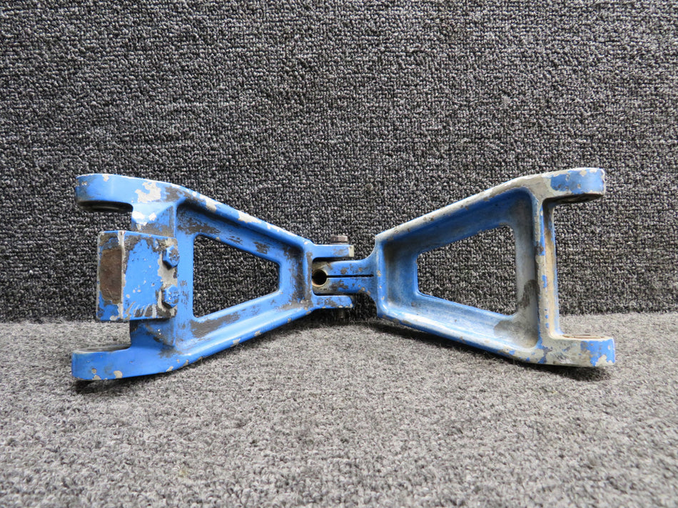 1743011-1, 1743013-1 Cessna 177 Upper & Lower Nose Gear Torque Link (Stuck Bolt)
