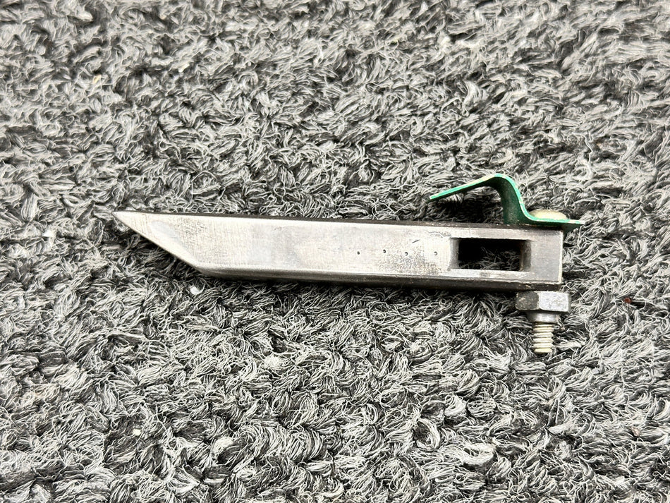 5111545-2, 5111560-11 Cessna 340A Lower Cabin Door Latch Pin with Indicator