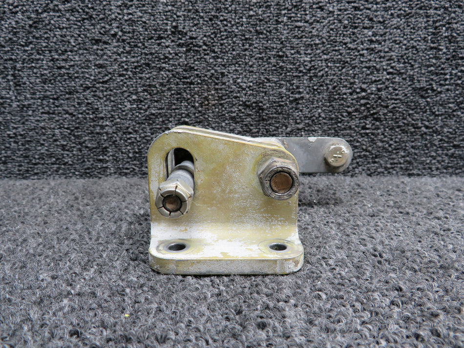 40652-000, 42041-000 Piper PA-31T Main Gear Actuator Bracket with Crank Assy RH