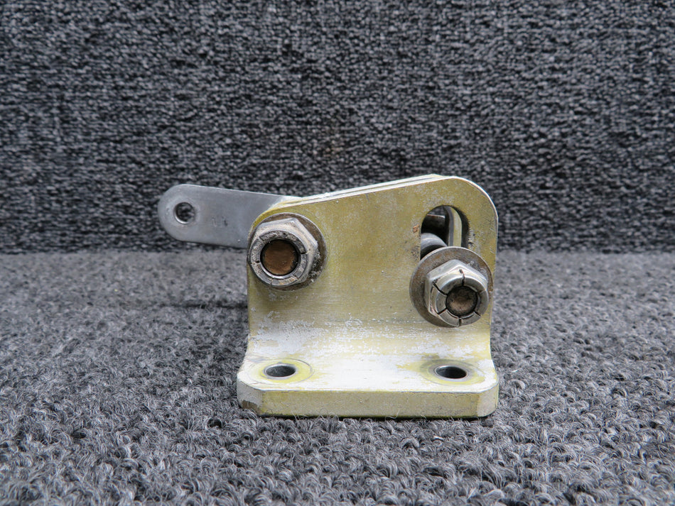40652-000, 42041-000 Piper PA-31T Main Gear Actuator Bracket with Crank Assy LH