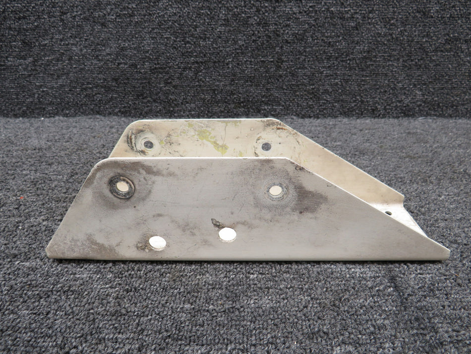 101-810016-1 Beechcraft King Air 200 Main Gear Door Actuator Support Bracket