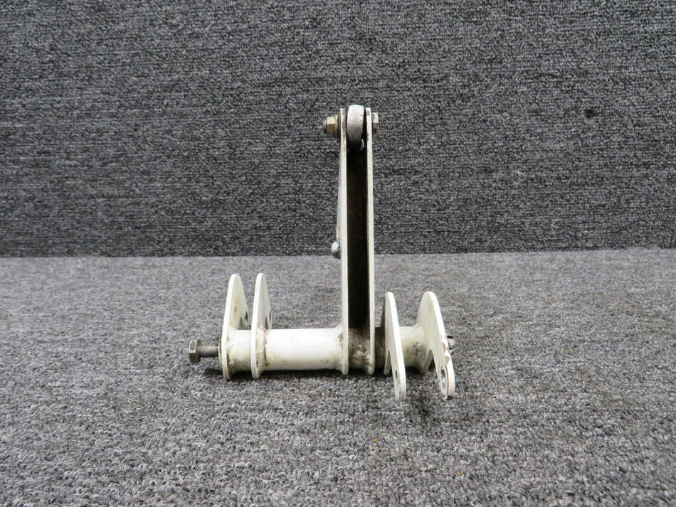 82905-010 Piper PA46-310P Flap Drive Bellcrank LH