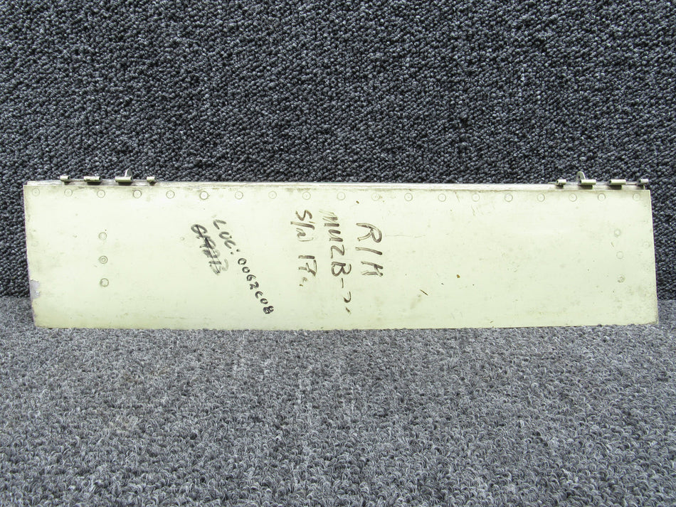 010A-32673-002 Mitsubishi MU2B-20 RH MLG FWD Door Assembly