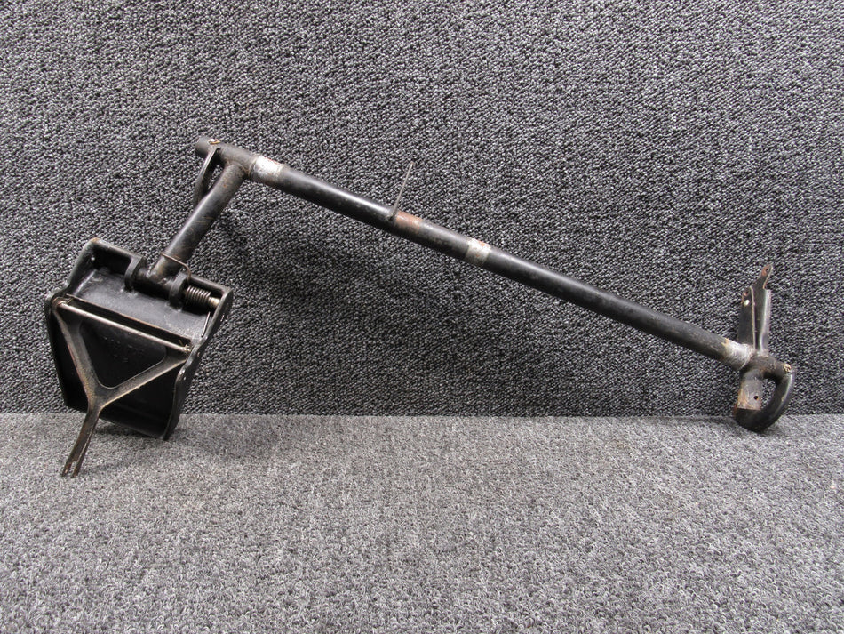 0813018-1 Cessna C310Q Rudder Pedal Bar Assembly LH Rust & Corrosion