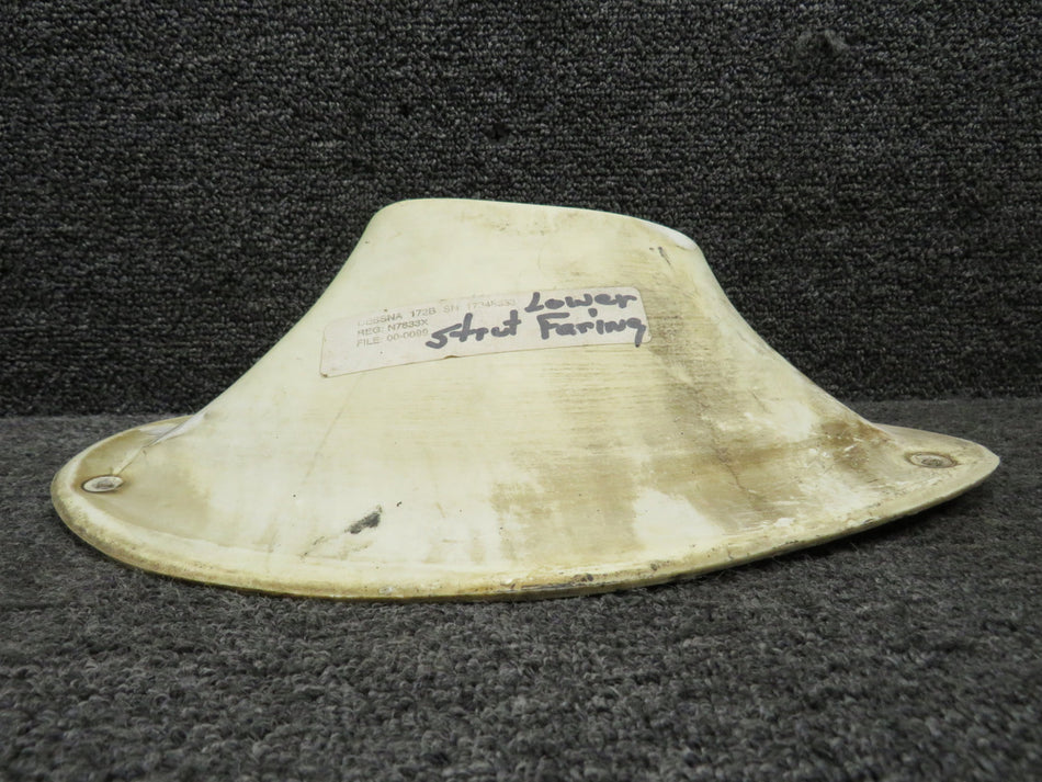 0522150-1 (Use: 0522150-1-D70) Cessna 172B Lower Strut Fairing LH