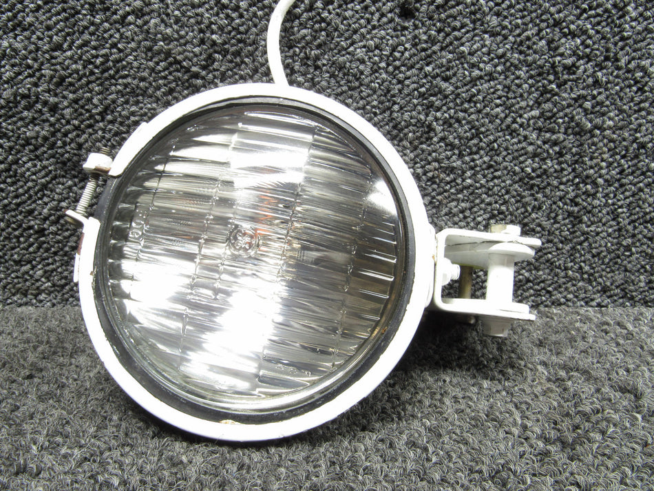 50-364256-7 Beechcraft BE-200 Nose Landing Gear Taxi Light Assembly