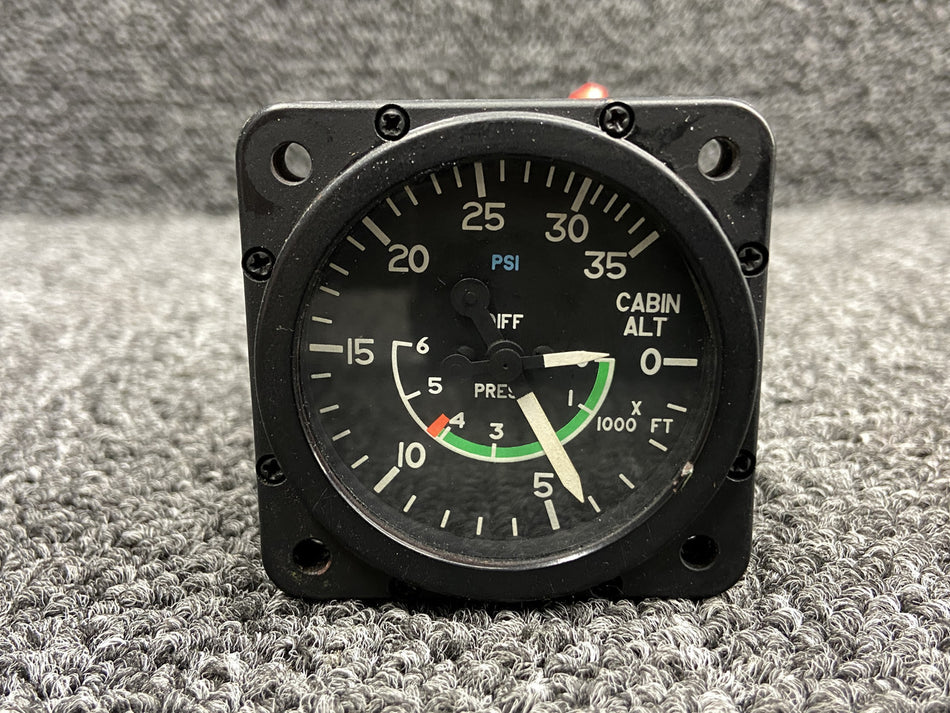 55035-0125 (Alt: C668516-0101) Aerosonic Altitude Differential Pressure Gauge