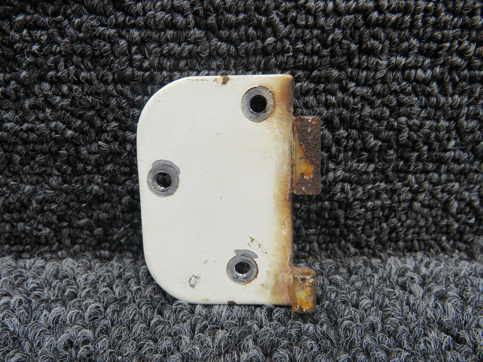 0511239-2 Cessna 172 Cabin Door Lower Hinge Half Forward RH