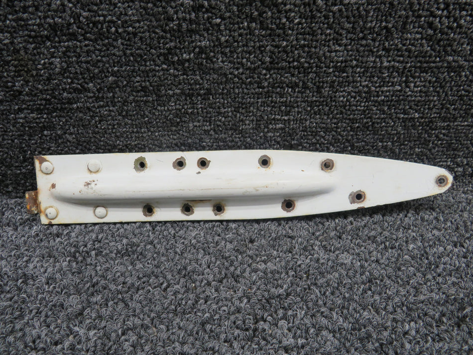 0511238-2 Cessna 172P Cabin Door Upper Hinge Aft RH (Chipped Hinge)
