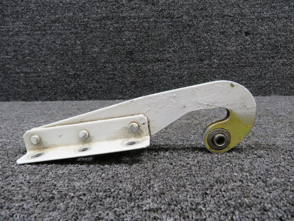 41611-003, 41612-004 Piper PA-31-350 Nose Gear Door Aft Hinge