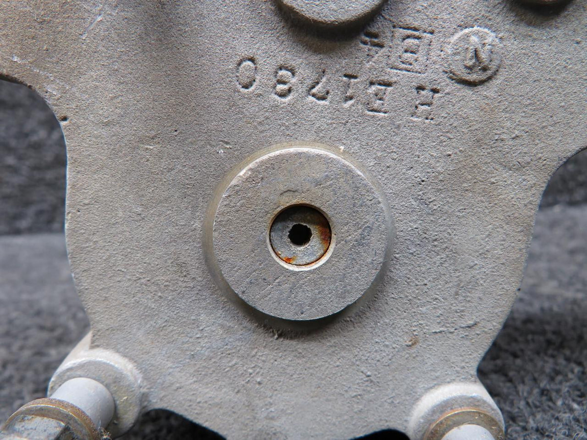 Midland Ross Corp  HE7001-7 Midland Ross Fuel Selector Valve LH