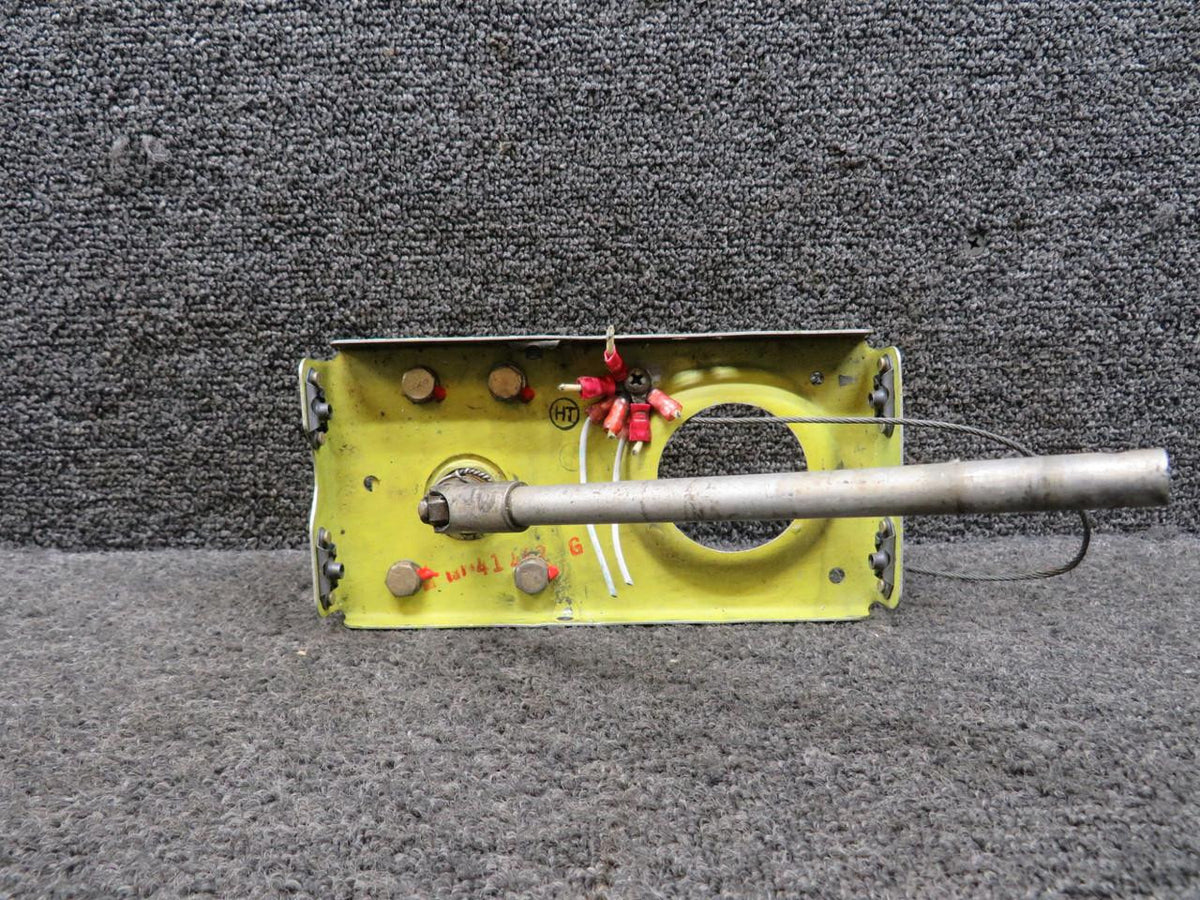 Piper Aircraft Parts 41396-004 Piper PA-31-350 Aileron Trim Screw Control Assembly with Bracket