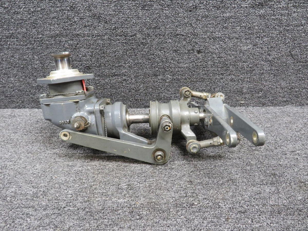 Robinson A021-1, A031-1, A030-1 Robinson Tail Rotor Gearbox with Pitch Controller and Hub