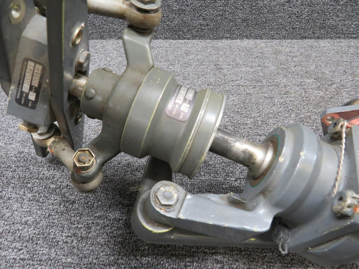 Robinson A021-1, A031-1, A030-1 Robinson Tail Rotor Gearbox with Pitch Controller and Hub