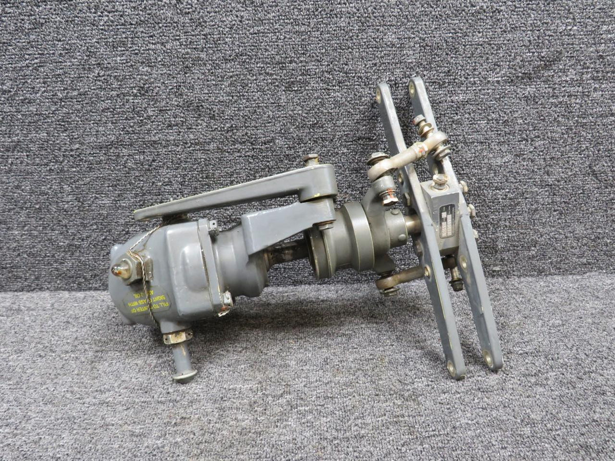Robinson A021-1, A031-1, A030-1 Robinson Tail Rotor Gearbox with Pitch Controller and Hub