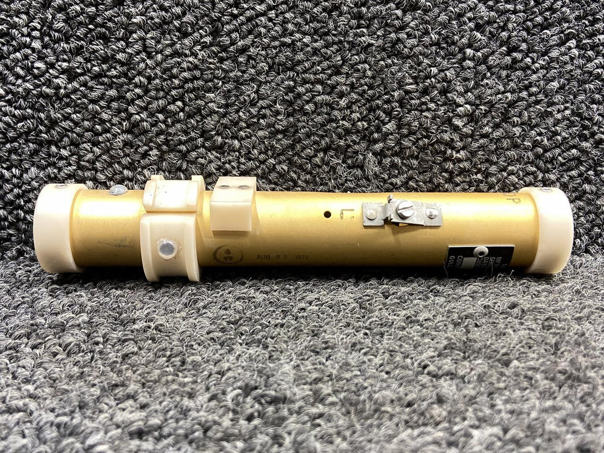 Gull Airborne 020-924-002 (Alt: 9910082-17) Gull Fuel Quantity Transmitter LH or RH (No Bracket)