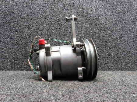 Sanden U8396 Sanden AC Compressor with Support Bracket