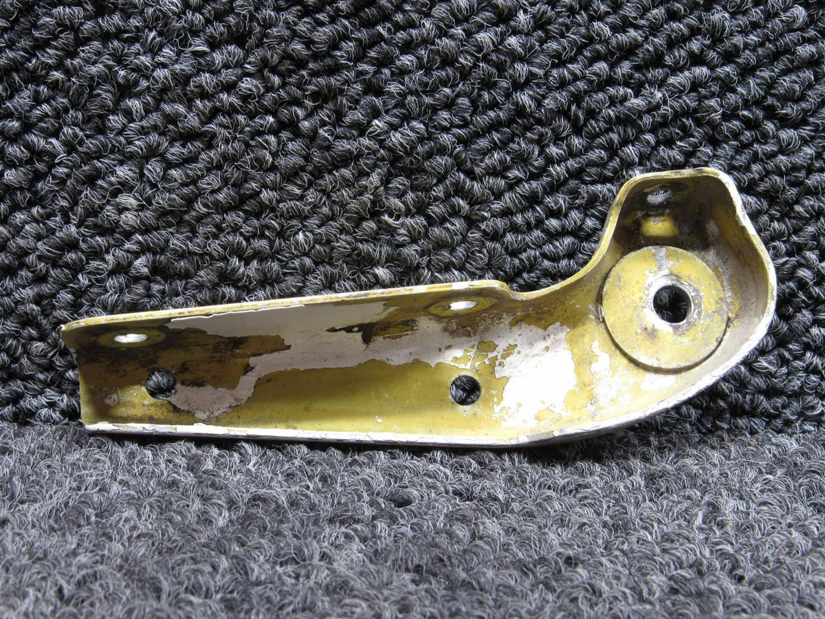Piper Aircraft Parts 42025-001 Piper PA-31T Bracket Assembly Gear Door Actuator Forward