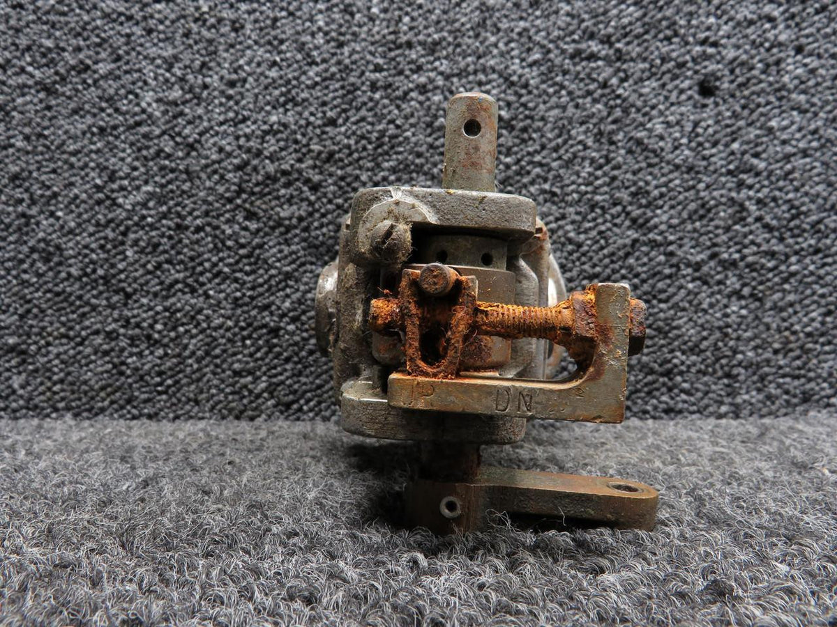 Garrett 633388-9 Garrett Turbocharger Controller Assembly (Slight Rust)