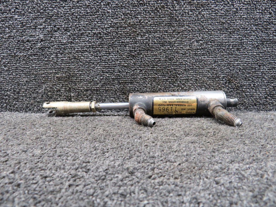 V1-15-1000 Paramount Master Cylinder (Rusted Housing)