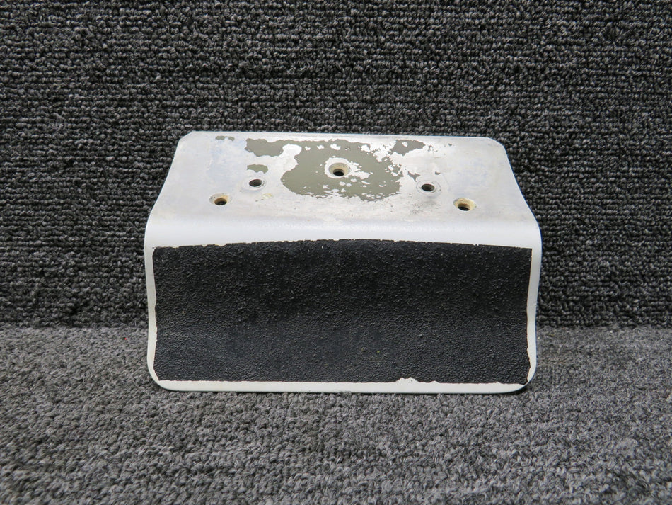 0413399-1 Cessna 152 Refueling Step LH