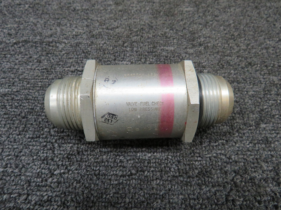 2660002 Parker Low Pressure Fuel Check Valve (Small Chips on Valve End)