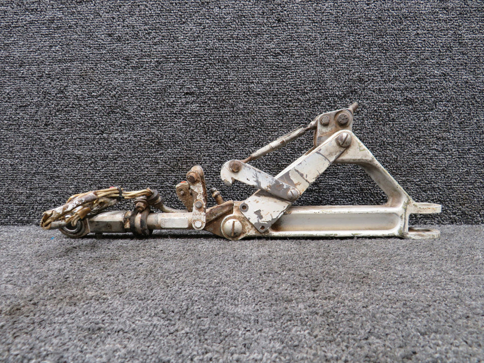 20766 Piper Main Gear Truss and Link Assembly