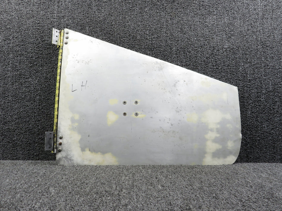 5727301-17 Cessna 404 Main Landing Gear Door Assembly LH (Edges Bent)