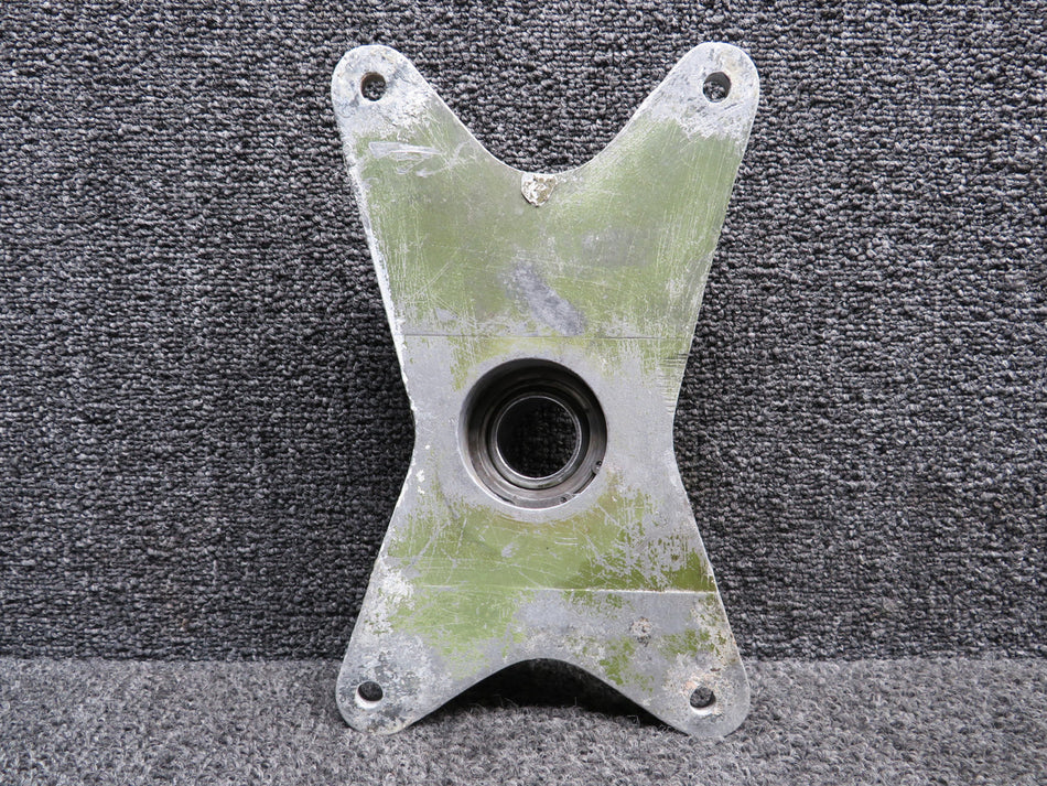 67040-014 (Cast: 67041-4) Piper PA32RT-300T Trunnion Fitting LH Fwd