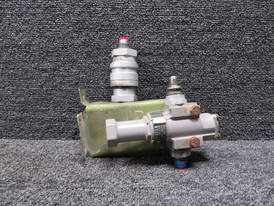 11-10899 (Alt: 21-11328) Hydraulic Research Hydraulic Filter Assembly w Bracket