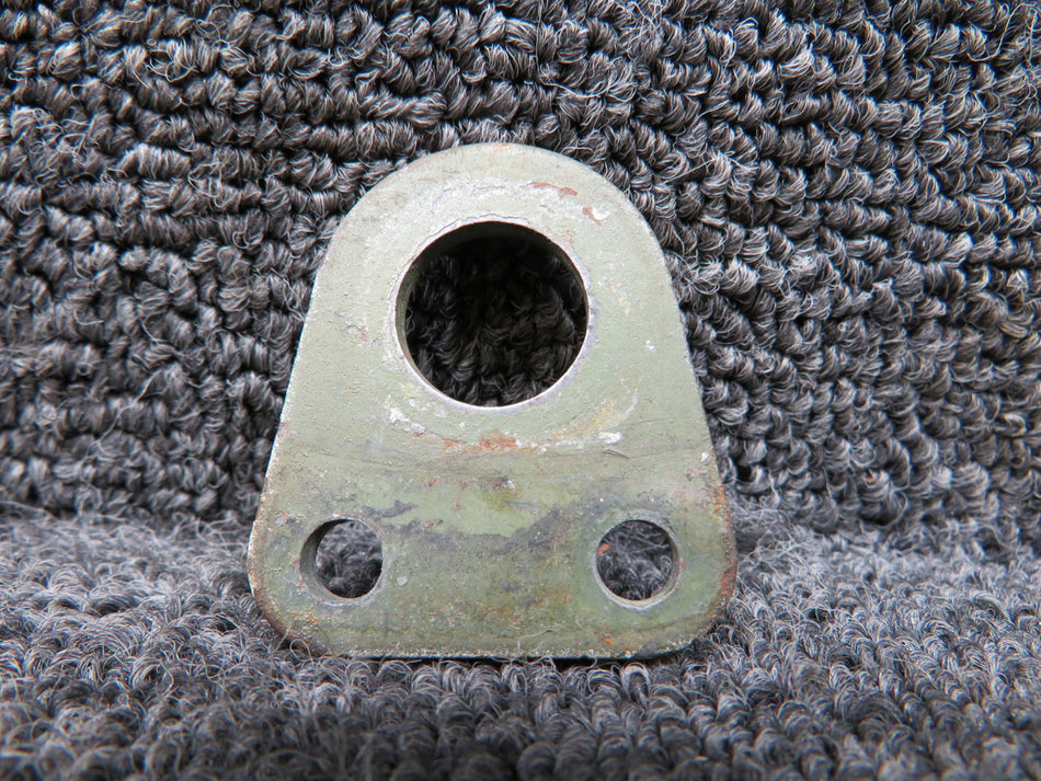 0752005-4 Cessna 182F Propeller Bulkhead Lug (Light Rust)