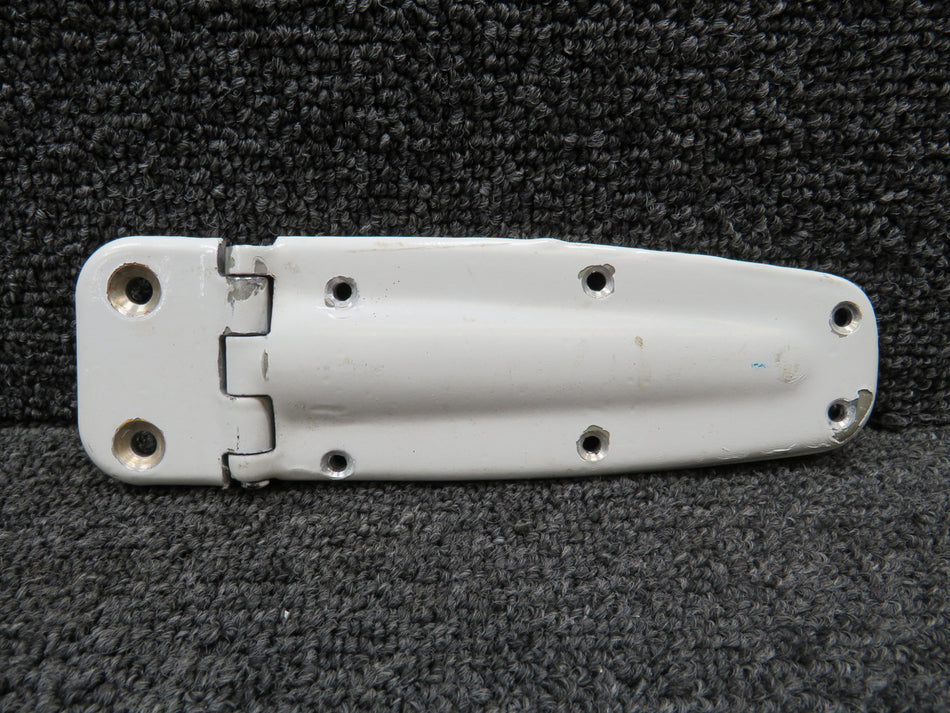 0413426-4 (Cast: 0711037-498) Cessna 150M Upper Cabin Door Hinge RH