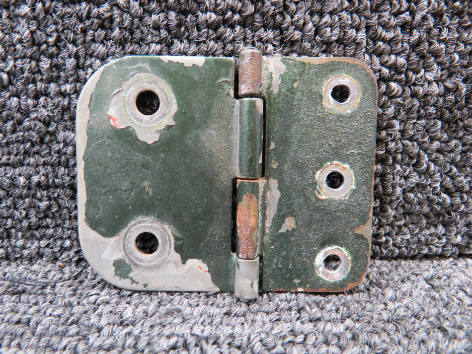 0411579-9 Cessna 150B Middle Cabin Door Hinge LH or RH (Slight Rust)