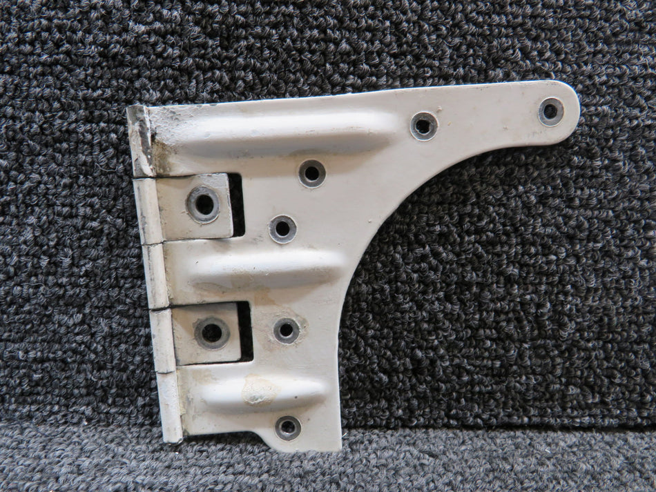 0411602-1 Cessna 150F Upper Cabin Door Hinge LH