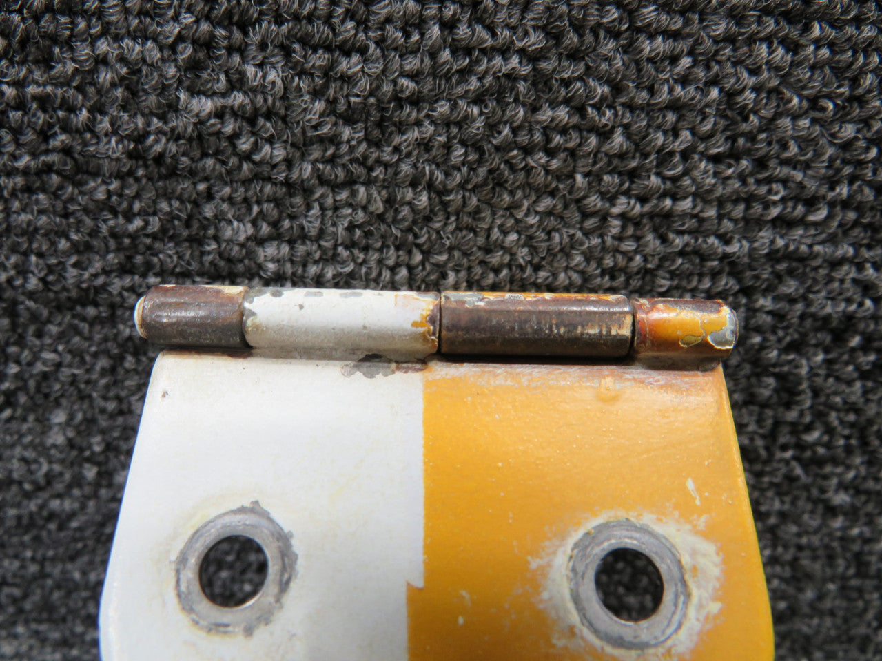 0411579-9 Cessna 150F Middle Cabin Door Hinge LH or RH – BAS Part