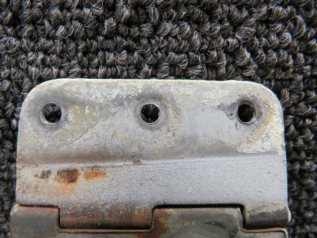 0411579-9 Cessna 150F Middle Cabin Door Hinge LH or RH – BAS Part