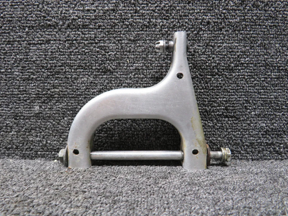 35-815118 Beechcraft C33A Main Gear Door Idler Arm Assembly