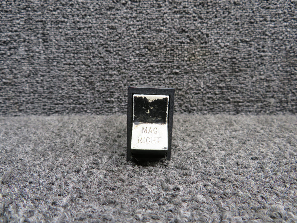8941K699 (Alt: 688-296) Piper PA28-181 MAG Right Rocker Switch